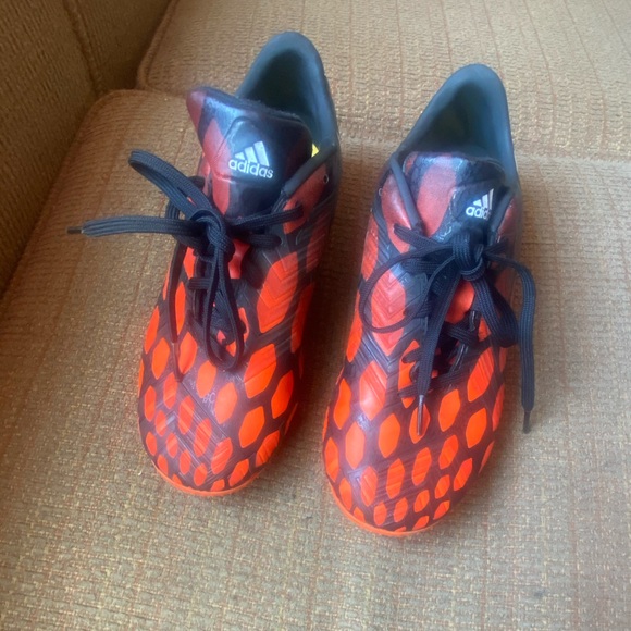 Adidas Predator Soccer Cleats - Picture 1 of 6